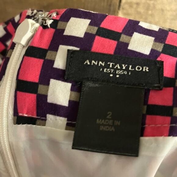 Ann Taylor Pink Skirt Size 2 - Picture 8 of 9